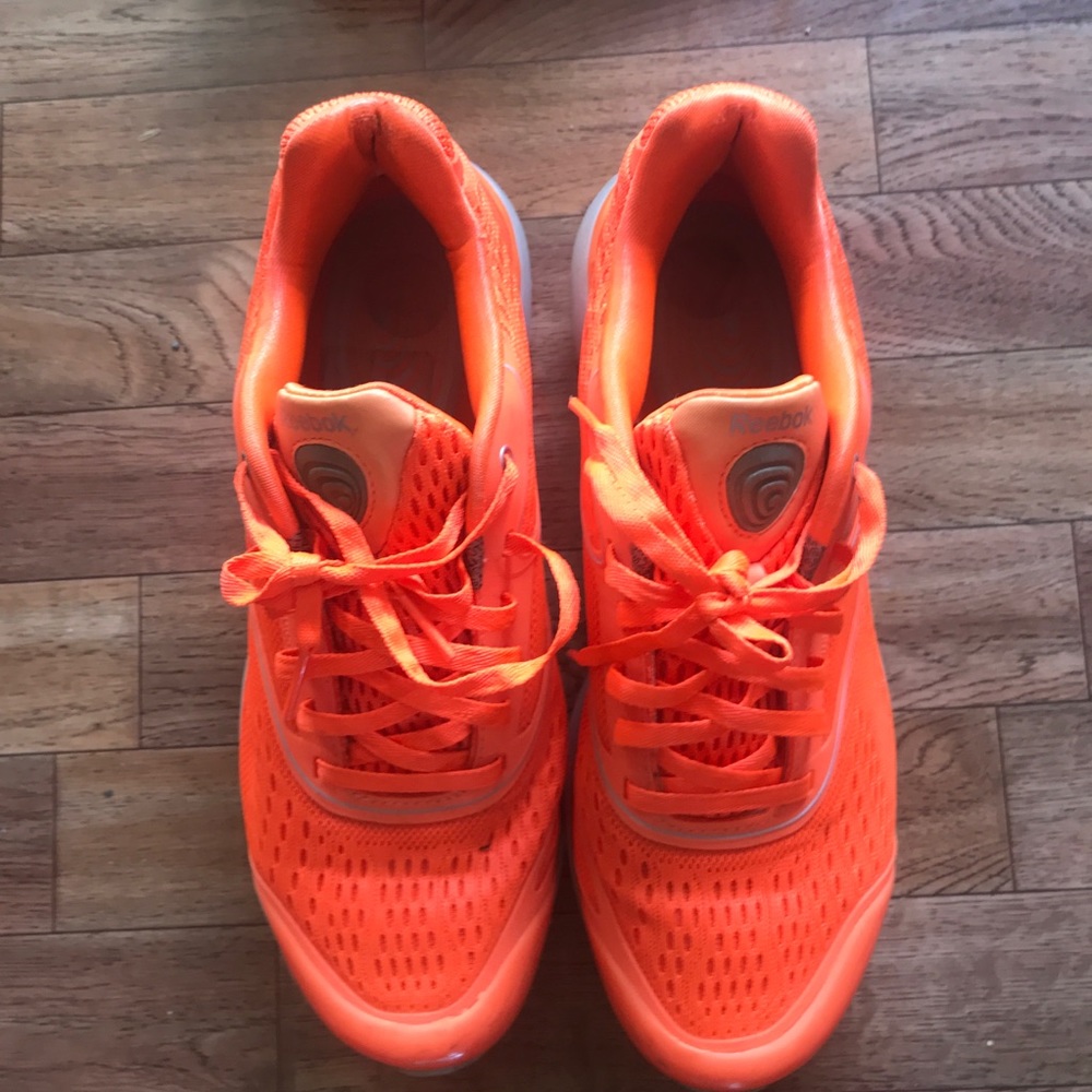 Women sport shoes Reebok size US 8.